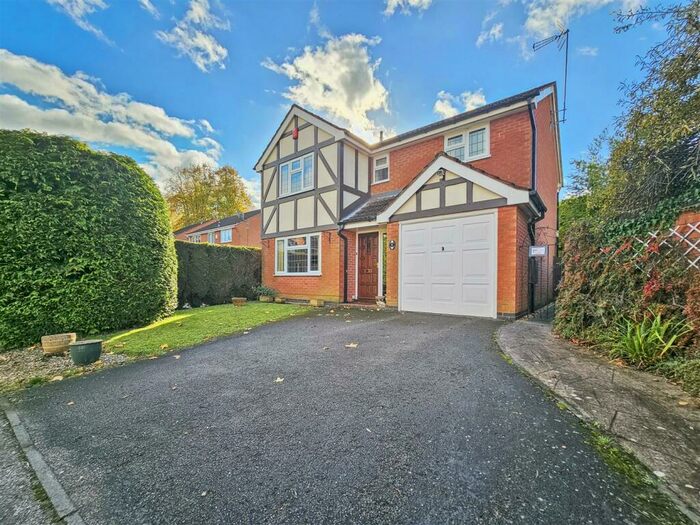 4 Bedroom Detached House For Sale In Lambourne Crescent, Lowdham, Nottingham, NG14