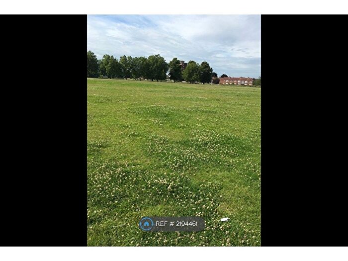 1 Bedroom Flat To Rent In Academy Way, Dagenham, RM8