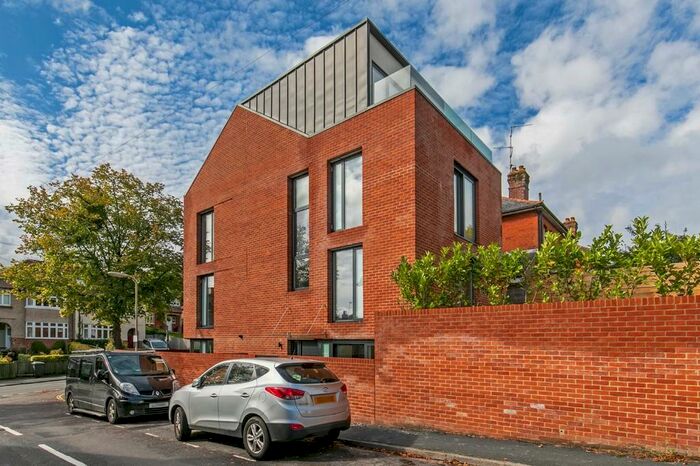 3 Bedroom Semi-Detached House To Rent In Hatherley Road, Fulflood, Winchester, SO22