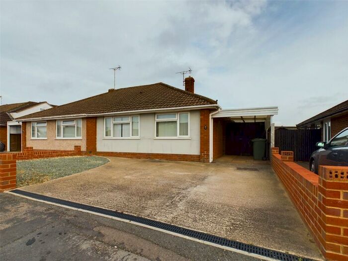 2 Bedroom Bungalow To Rent In Chatsworth Avenue, Tuffley, Gloucester, Gloucestershire, GL4