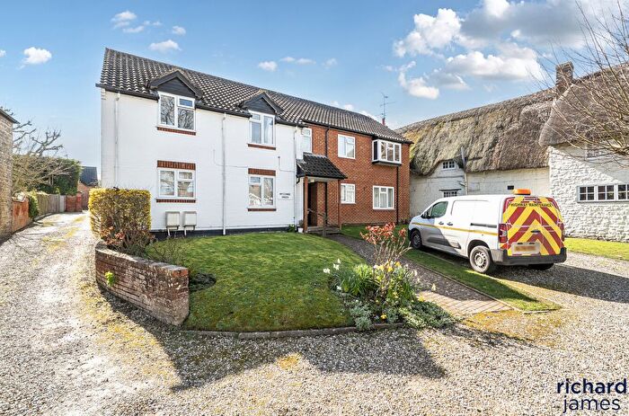 2 Bedroom Flat For Sale In High Street, Wroughton, Swindon, SN4