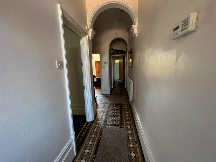 6 Bedroom Detached House To Rent In College Avenue, Leicester, LE2