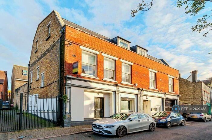 1 Bedroom Flat To Rent In High Street, St. Mary Cray, Orpington, BR5