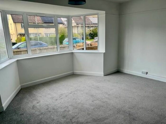 1 Bedroom Flat To Rent In Eastleigh Road, Devizes, SN10
