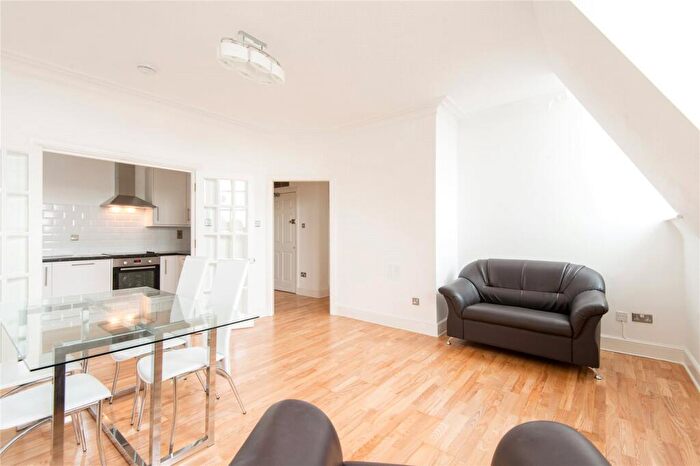 2 Bedroom Apartment For Sale In City Road, EC1V