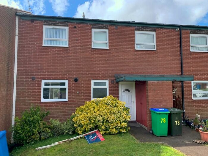 2 Bedroom Flat To Rent In Thimble Close, Rochdale, OL12