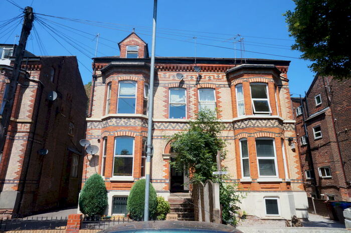 1 Bedroom Apartment To Rent In Mayfield Road, Whalley Range, M16