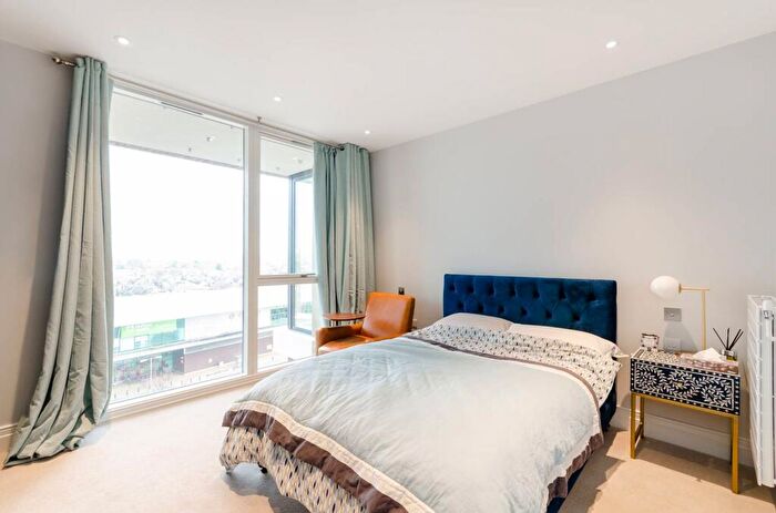 2 Bedroom Flat To Rent In Queenshurst Square, Kingston, Kingston Upon Thames, KT2