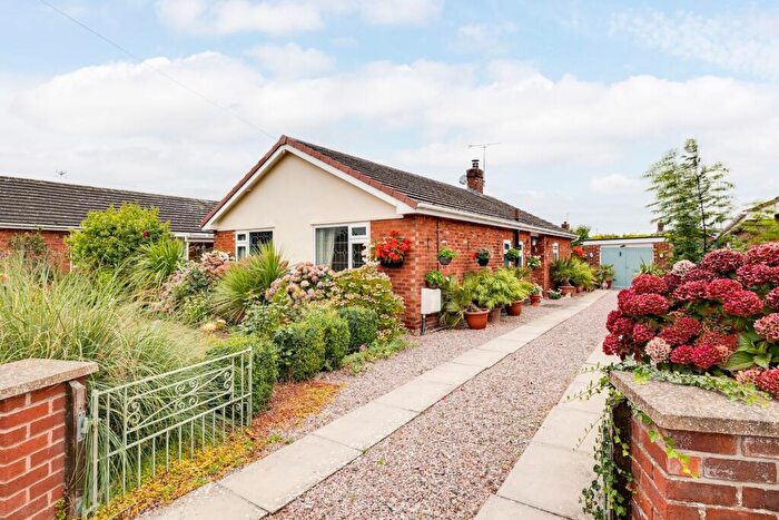 2 Bedroom Detached Bungalow For Sale In Townfield Avenue, Farndon, CH3