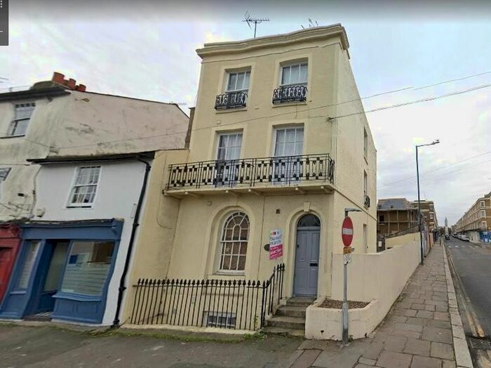 Studio To Rent In Gravesend, Kent, DA12