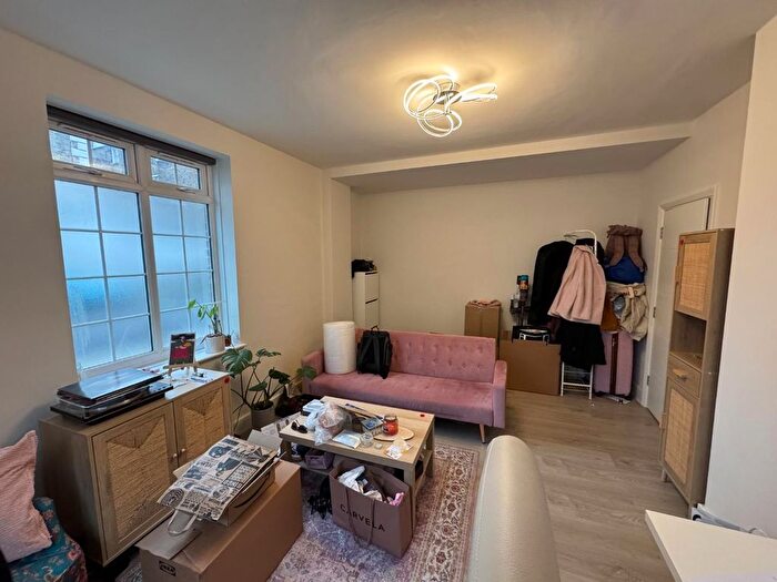 1 Bedroom Flat To Rent In Charleville Road, West Kensington, W14