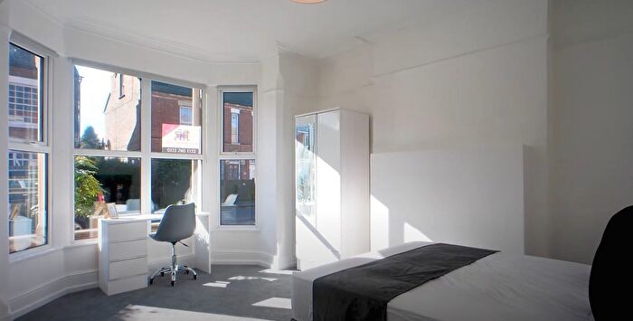 5 Bedroom Semi-Detached House To Rent In Mona Street, Beeston, Nottingham, NG9