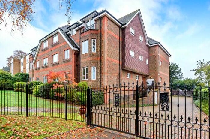 2 Bedroom Flat To Rent In Upper Edgeborough Road, Guildford, GU1