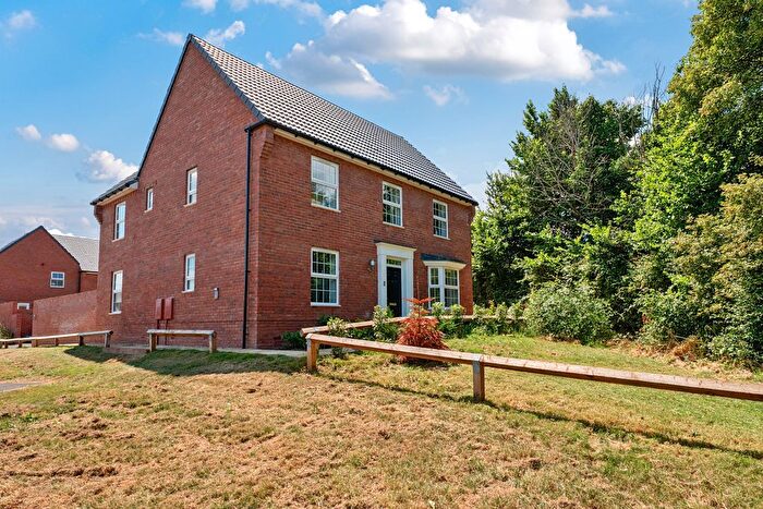 4 Bedroom Detached House For Sale In Hicks Road, Taunton, TA2