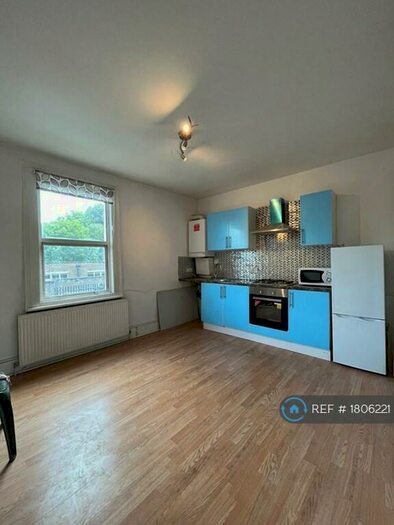 2 Bedroom Flat To Rent In Church Road, London, N17