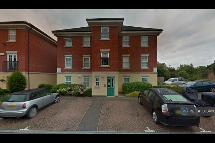 2 Bedroom Flat To Rent In Cygnet House, Hemel Hempstead, HP3