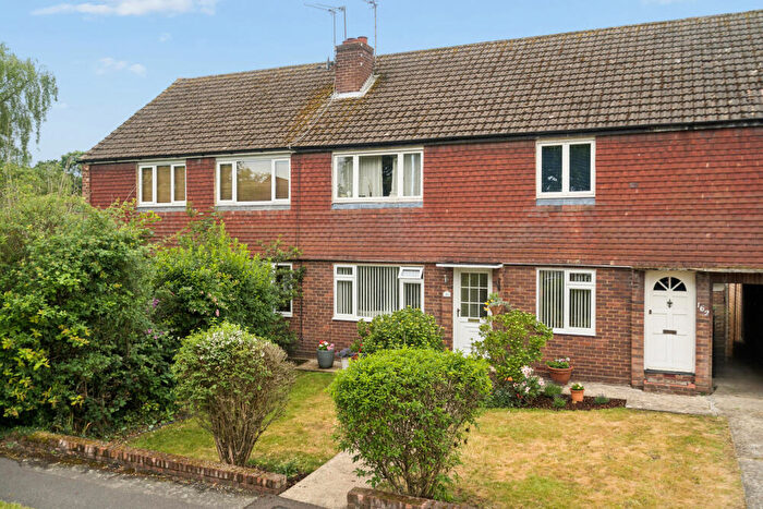 2 Bedroom Apartment For Sale In Pinewood Green, Iver, SL0