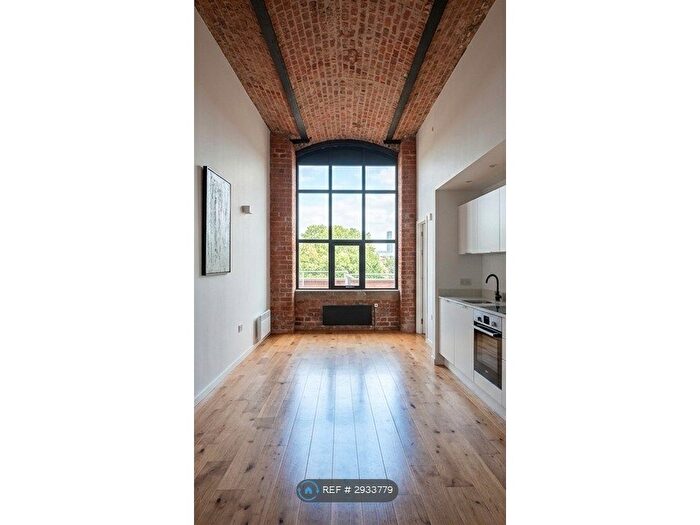 2 Bedroom Flat To Rent In Elisabeth Mill, Stockport, SK5