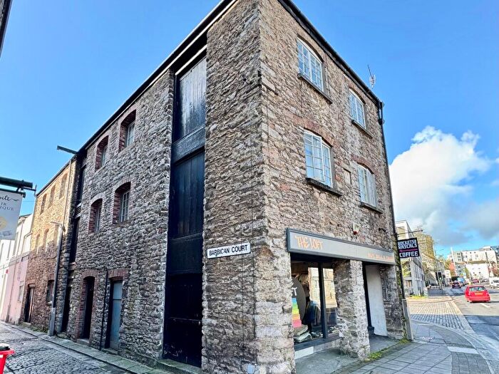 2 Bedroom Flat To Rent In Barbican Court, Plymouth, PL4