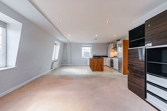 2 Bedroom Flat For Sale In Tweedy Road, Bromley, BR1