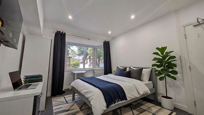 6 Bedroom Terraced House To Rent In Rolleston Drive, Lenton, Nottingham, NG7