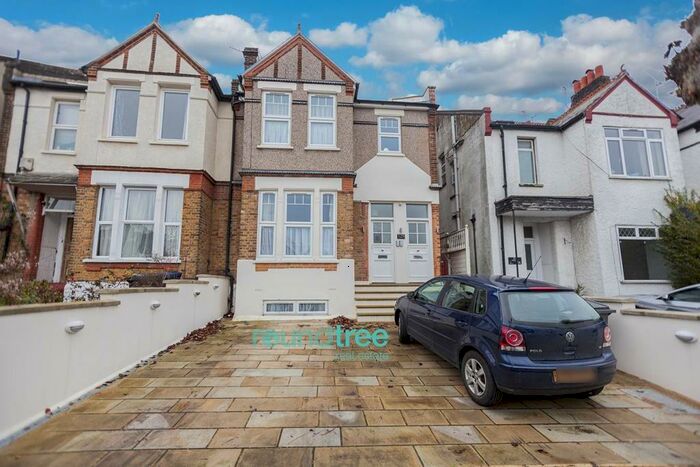 3 Bedroom Apartment To Rent In Sunny Gardens Road, Hendon, NW4