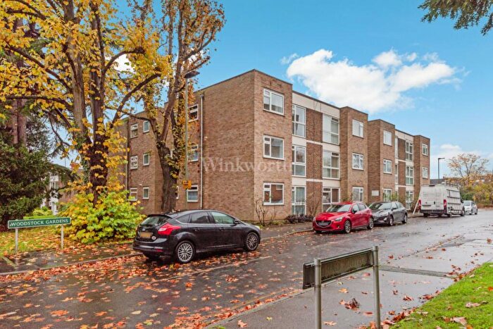 1 Bedroom Apartment To Rent In Woodstock Gardens, Beckenham, BR3
