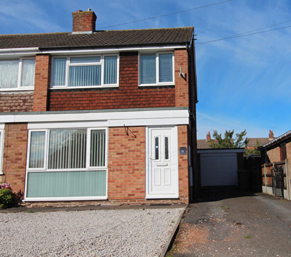 3 Bedroom Semi-Detached House To Rent In Woodlands Crescent, Swadlincote, DE12