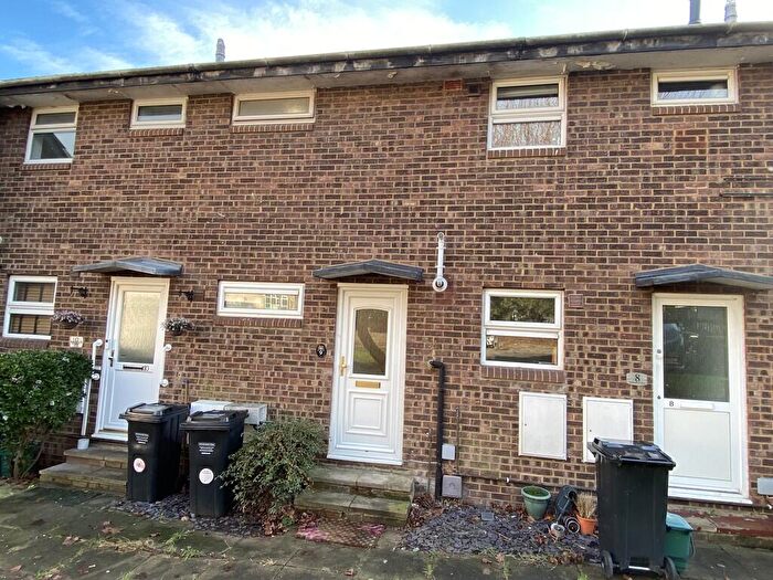 1 Bedroom Maisonette To Rent In Selworthy Close, Billericay, CM11