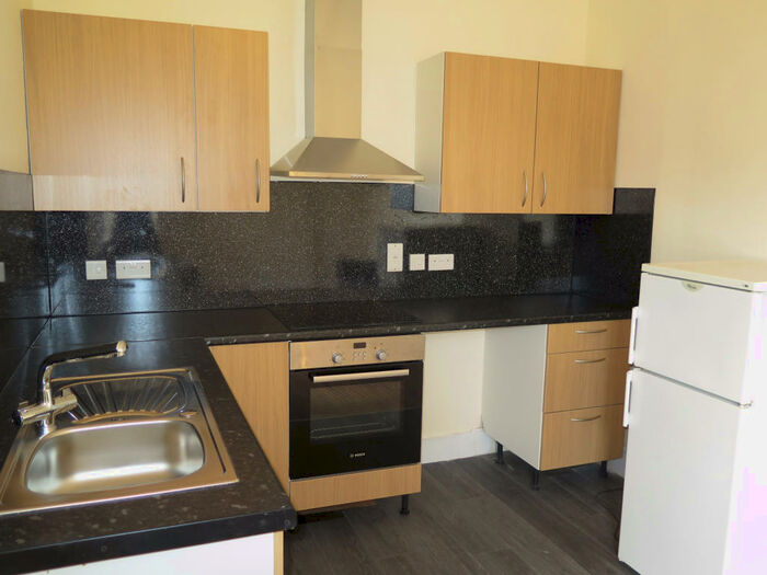 2 Bedroom Flat To Rent In Friern Barnet Road, New Southgate, London, N11