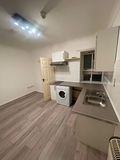 1 Bedroom Studio To Rent In London Road, Dunton Green, Sevenoaks, TN13