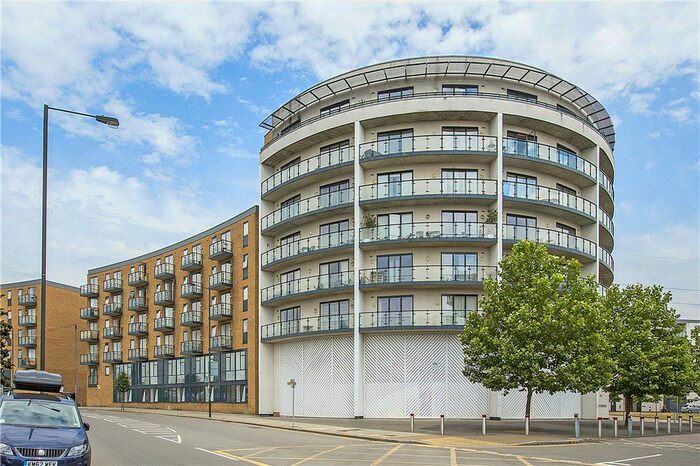 2 Bedroom Flat To Rent In Durnsford Road, London, SW19