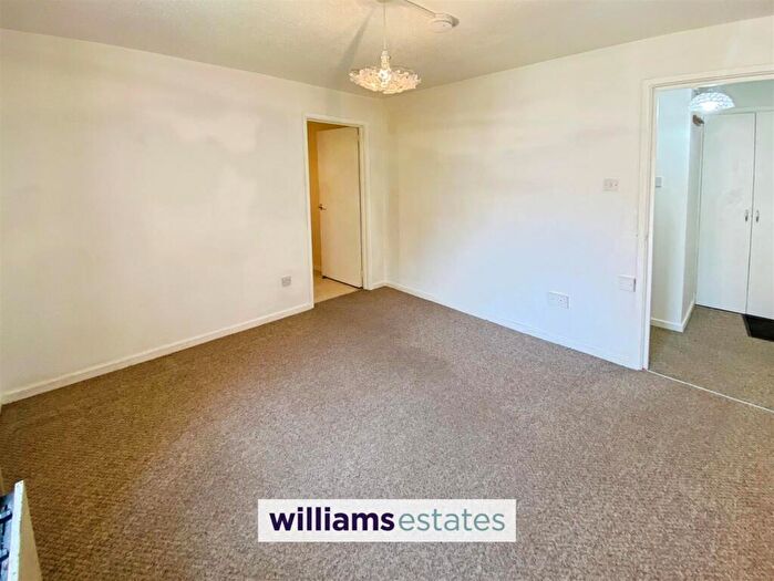 1 Bedroom Flat For Sale In Chester Street, Mold, CH7