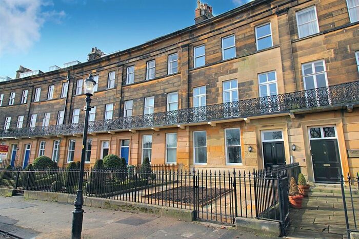 2 Bedroom Flat To Rent In The Crescent, Scarborough, YO11