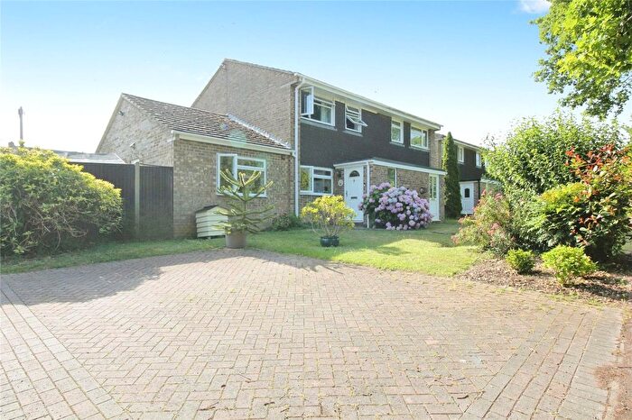3 Bedroom Semi-Detached House For Sale In Farm Drive, Tilehurst, Reading, RG31