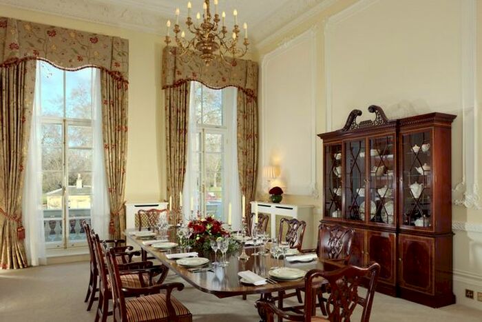 3 Bedroom Flat To Rent In Hyde Park Gate, Hyde Park, London, London, SW7