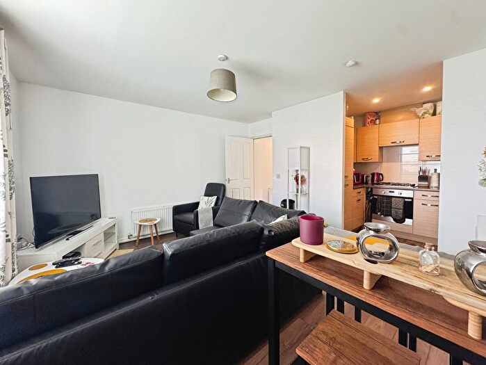 2 Bedroom Flat For Sale In Whimbrel Wynd, Renfrew, PA4