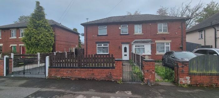 3 Bedroom Semi-Detached House To Rent In Freeman Road, Dukinfield, SK16