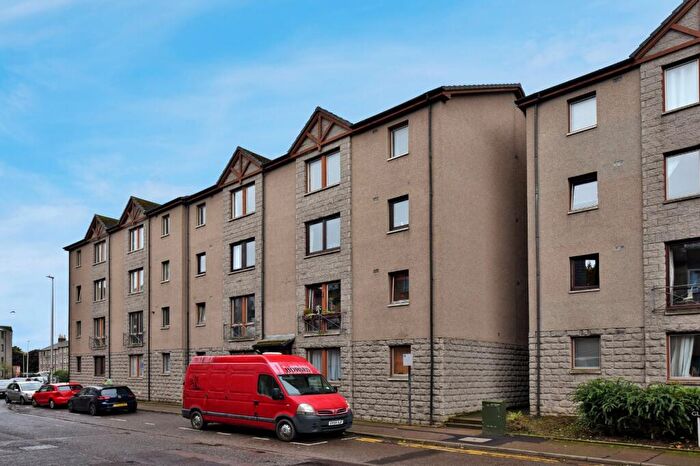 2 Bedroom Flat To Rent In Glendale Mews, Union Glen, Aberdeen, AB11