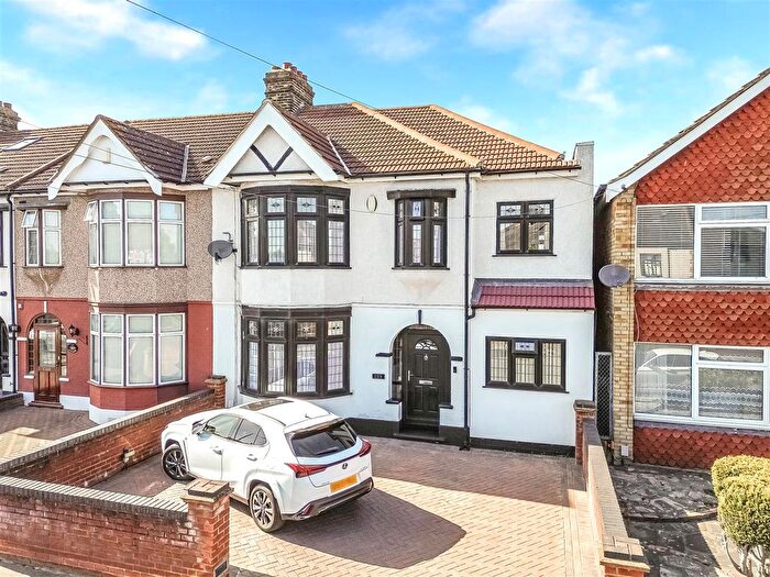 5 Bedroom End Terrace House For Sale In Dawlish Drive, Seven Kings, IG3
