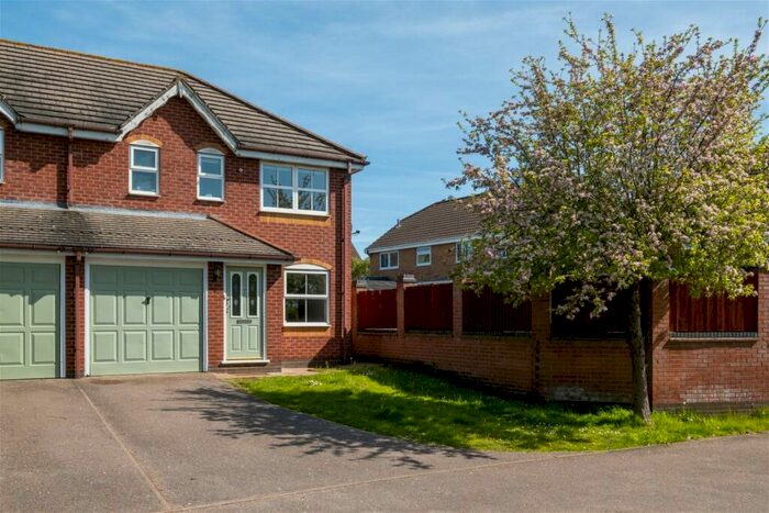 3 Bedroom Semi-Detached House To Rent In Thistle Bank, East Leake, LE12