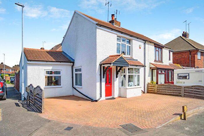 2 Bedroom Semi Detached House For Sale In Moat Lane, Luton, Bedfordshire, LU3