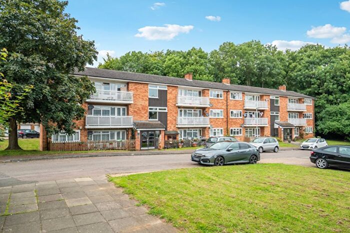 2 Bedroom Flat For Sale In Pollards, Maple Cross, WD3