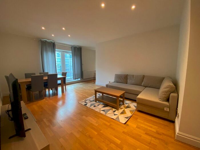 2 Bedroom Flat To Rent In Warren House, Beckford Close, London, W14