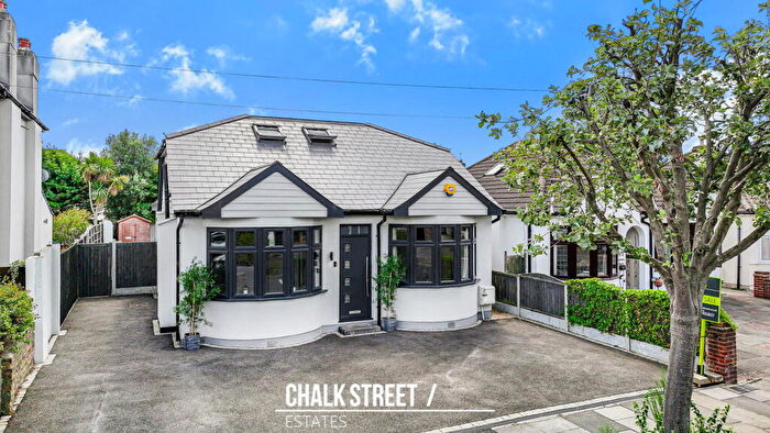 4 Bedroom Detached Bungalow For Sale In Stanley Road, Hornchurch, RM12