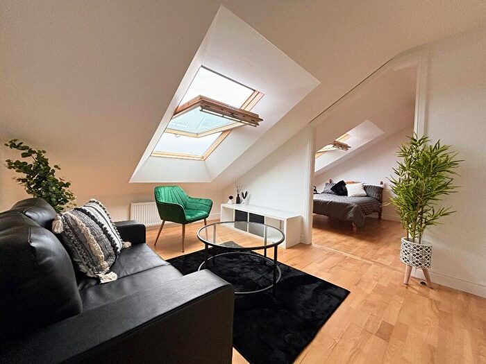 2 Bedroom Town House To Rent In Willowbank Mews, Coventry, West Midlands, CV1