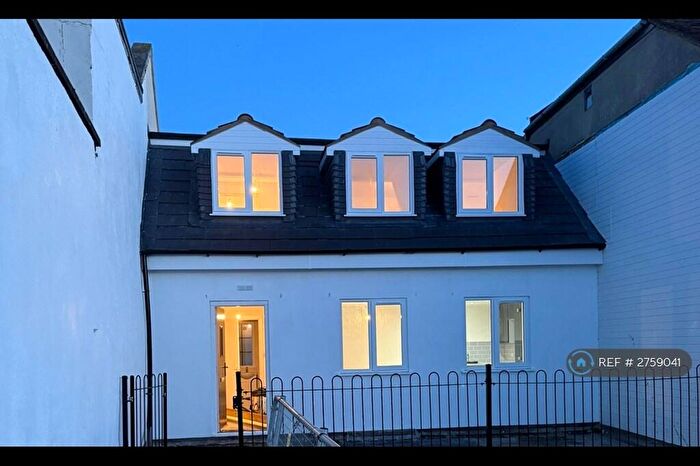 2 Bedroom Maisonette To Rent In Coates Road, Gosport, PO12