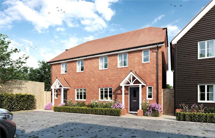 3 Bedroom Semi Detached House For Sale In Fuggle Hop Close, Tongham, Farnham, Surrey, GU10
