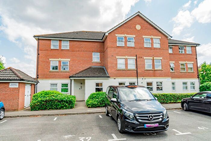 2 Bedroom Flat For Sale In Bowater Gardens, Sunbury-On-Thames, TW16