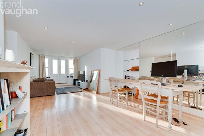 1 Bedroom Flat To Rent In Marine Parade, Brighton, East Sussex, BN2